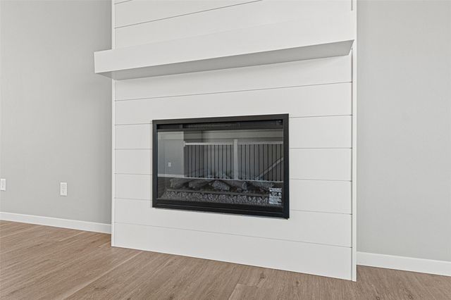 270 Pine Grove Lane, Iowa City, IA 52246