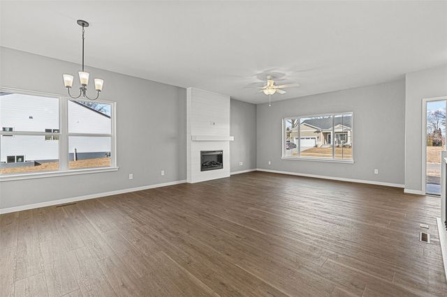 270 Pine Grove Lane, Iowa City, IA 52246