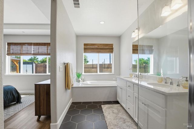 556 Yarrow Ct, Fairfield, CA 94534
