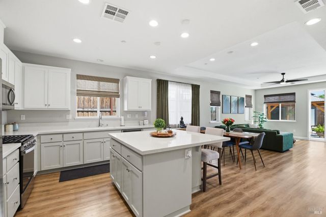 556 Yarrow Ct, Fairfield, CA 94534