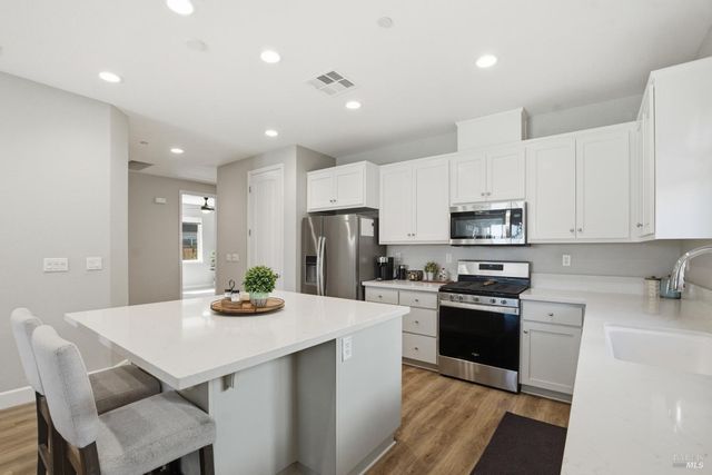 556 Yarrow Ct, Fairfield, CA 94534