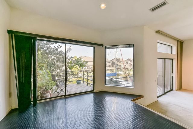 18201 Sandy Cove, Houston, TX 77058