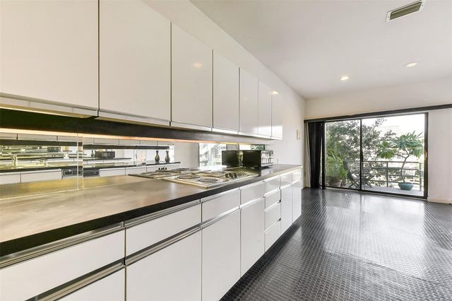 18201 Sandy Cove, Houston, TX 77058