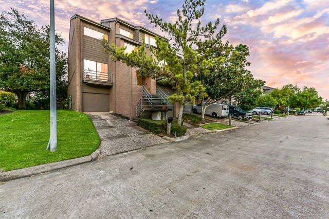 18201 Sandy Cove, Houston, TX 77058