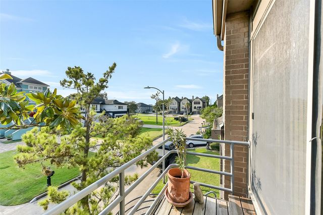 18201 Sandy Cove, Houston, TX 77058