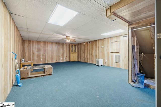 203 C P Hanks Road, Iva, SC 29655