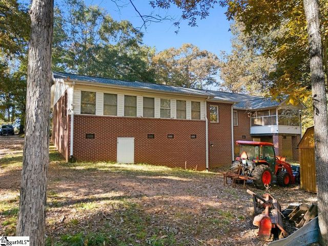 203 C P Hanks Road, Iva, SC 29655