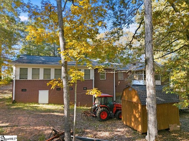 203 C P Hanks Road, Iva, SC 29655