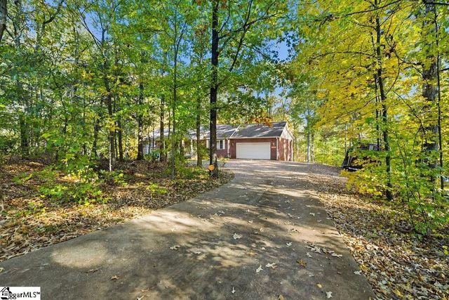 203 C P Hanks Road, Iva, SC 29655