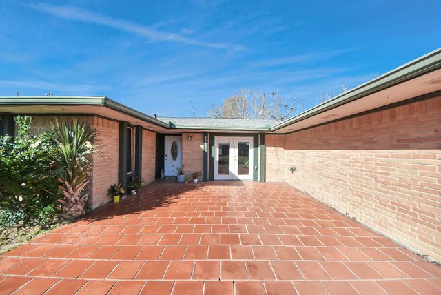 3906 Dolphin Lane, La Porte, TX 77571