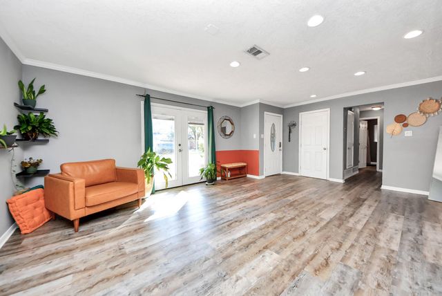 3906 Dolphin Lane, La Porte, TX 77571