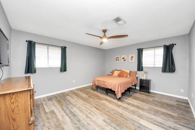 3906 Dolphin Lane, La Porte, TX 77571