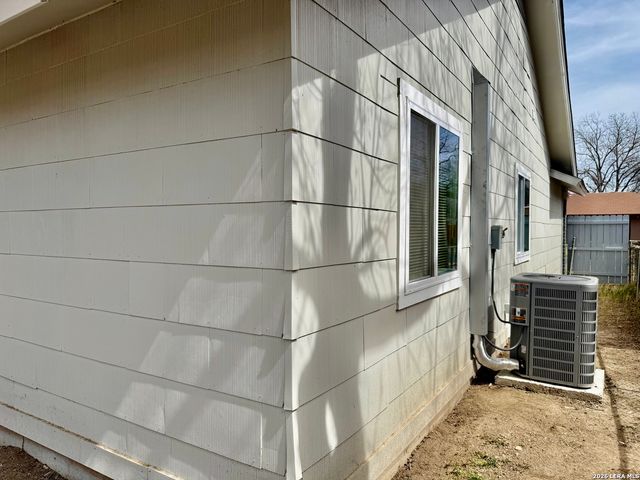 839 Pleasure Park, San Antonio, TX 78227