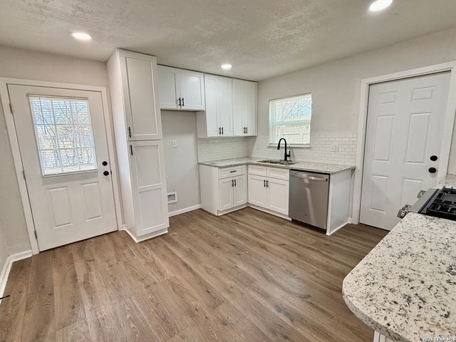 839 Pleasure Park, San Antonio, TX 78227