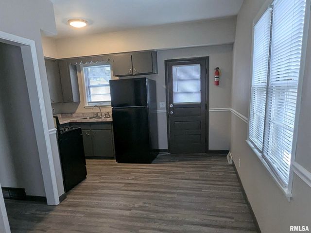 1012 BRIDGE Avenue, Davenport, IA 52803