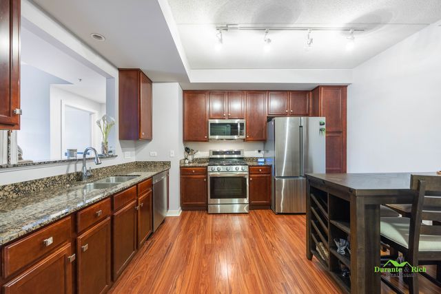 425 N BENJAMIN Drive 205, Vernon Hills, IL 60061