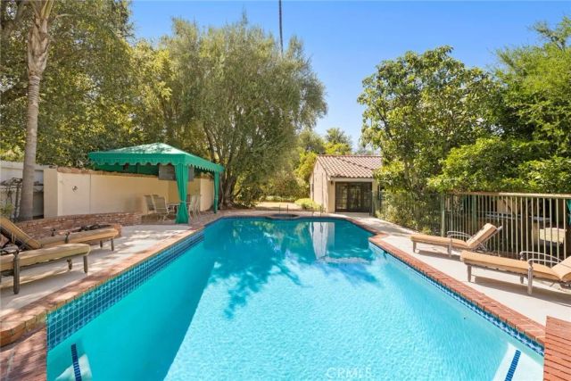 5220 Collier Place, Woodland Hills, CA 91356