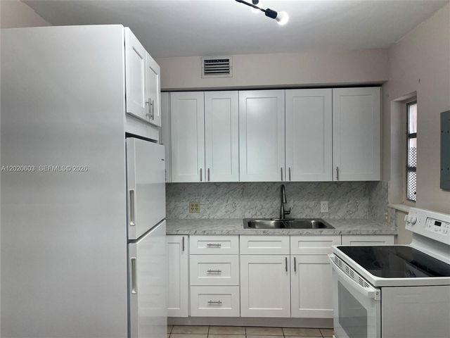3750 SW 27th St, Miami, FL 33134