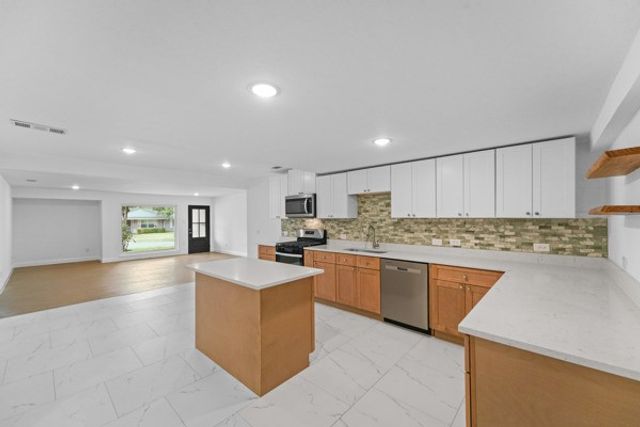 14011 Stardust Lane, Farmers Branch, TX 75234