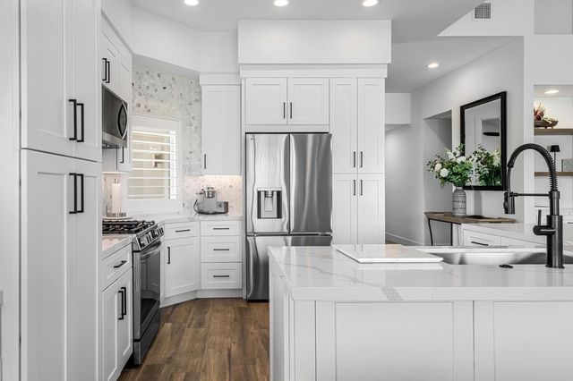 76216 Sweet Pea Way, Palm Desert, CA 92211