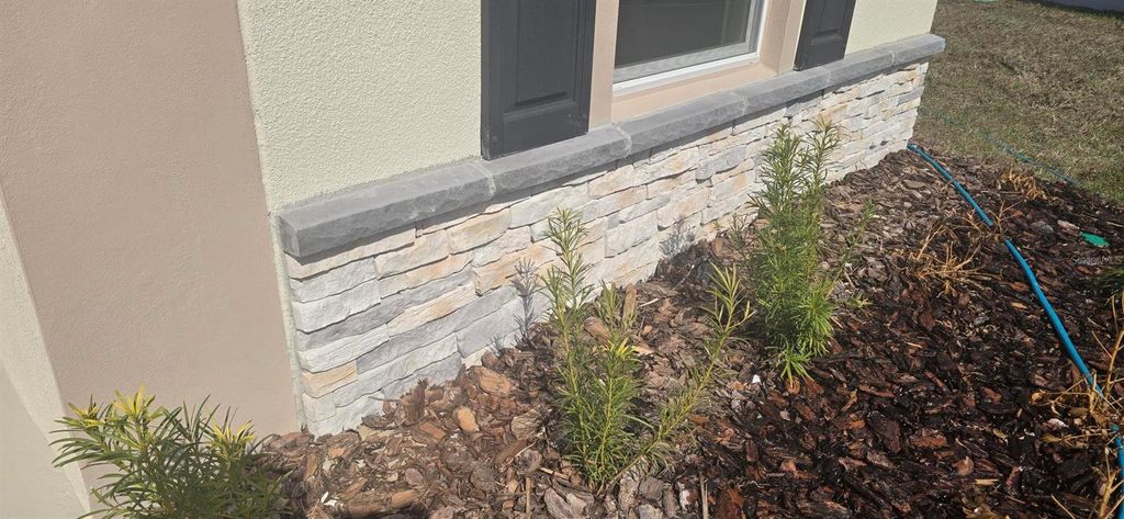 Image 3 of property listing at 1723 REDFIN WAY, Poinciana, FL 34759