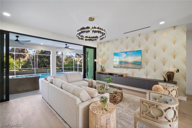 1677 Northgate DR, Naples, FL 34105