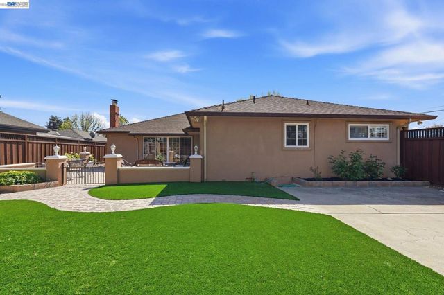 38048 Palmer Dr, Fremont, CA 94536