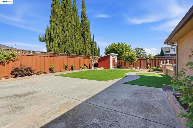 38048 Palmer Dr, Fremont, CA 94536