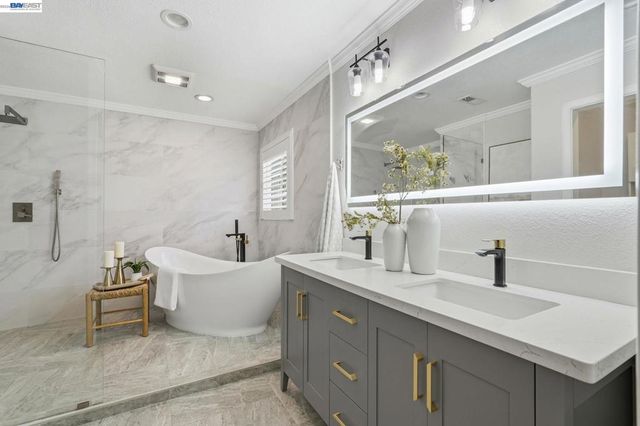 38048 Palmer Dr, Fremont, CA 94536