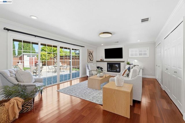 38048 Palmer Dr, Fremont, CA 94536