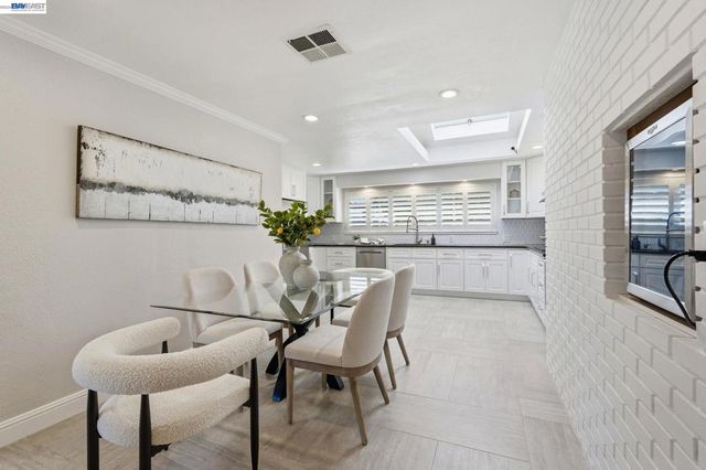 38048 Palmer Dr, Fremont, CA 94536