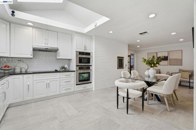 38048 Palmer Dr, Fremont, CA 94536