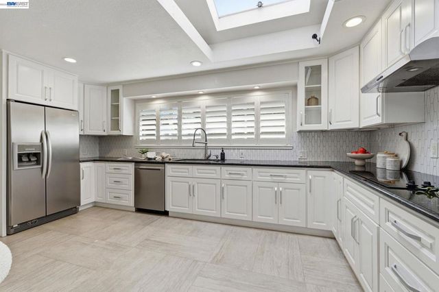 38048 Palmer Dr, Fremont, CA 94536