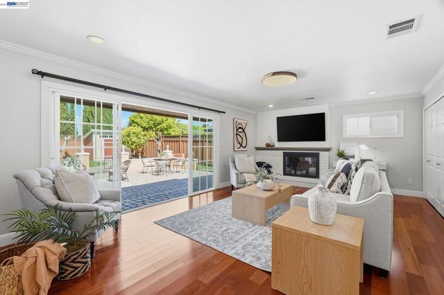 38048 Palmer Dr, Fremont, CA 94536