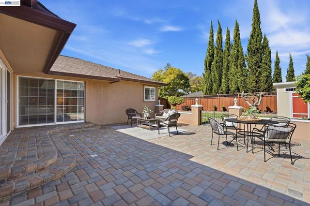 38048 Palmer Dr, Fremont, CA 94536