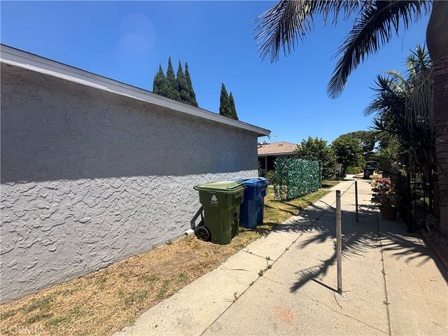 623 Gulf Ave,, Wilmington, CA 90744