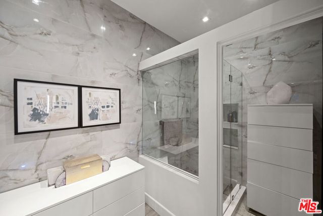 1250 N Harper Avenue 401, West Hollywood, CA 90046