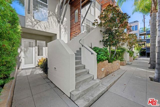 1250 N Harper Avenue 401, West Hollywood, CA 90046