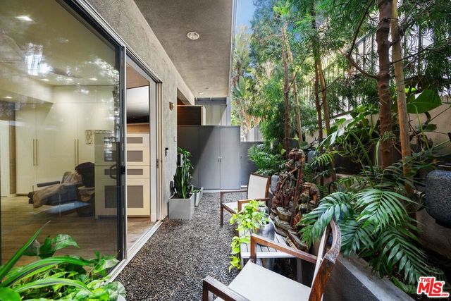 1250 N Harper Avenue 401, West Hollywood, CA 90046