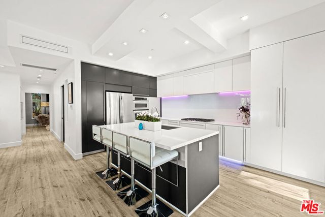 1250 N Harper Avenue 401, West Hollywood, CA 90046