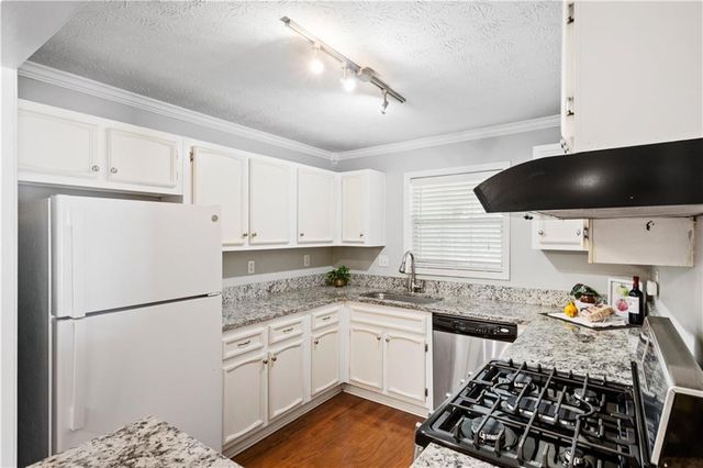 304 Natchez Trace, Atlanta, GA 30350