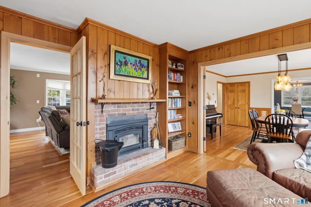 158 Westledge Road, Simsbury, CT 06092