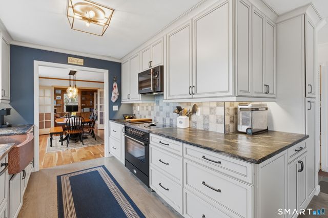 158 Westledge Road, Simsbury, CT 06092