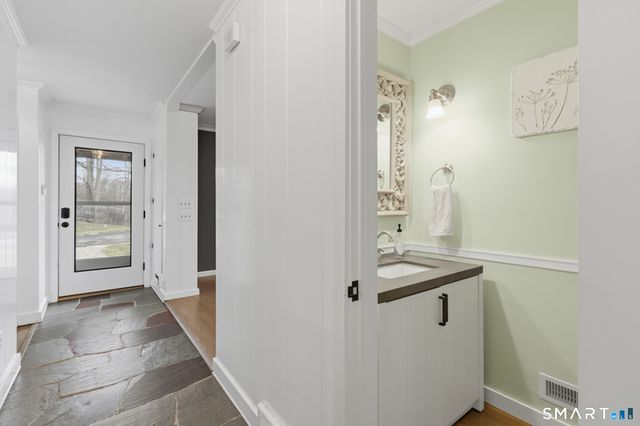 158 Westledge Road, Simsbury, CT 06092