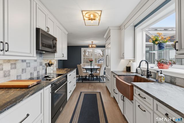 158 Westledge Road, Simsbury, CT 06092