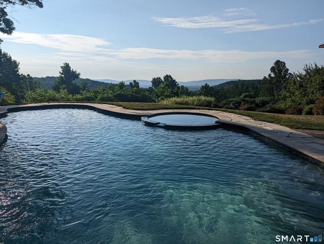 158 Westledge Road, Simsbury, CT 06092