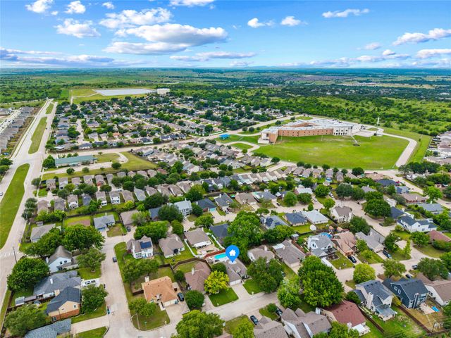 840 Lionel Way, Fort Worth, TX 76108