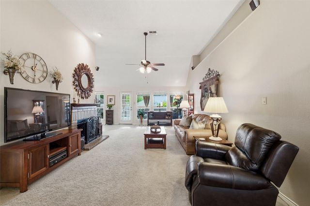 840 Lionel Way, Fort Worth, TX 76108