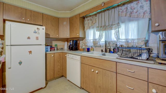151 S Kingsboro Avenue, Gloversville, NY 12078