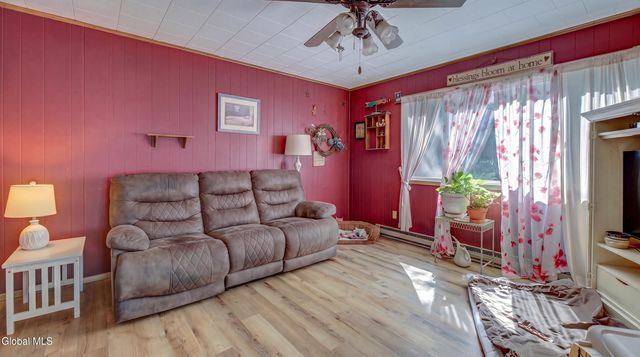 151 S Kingsboro Avenue, Gloversville, NY 12078